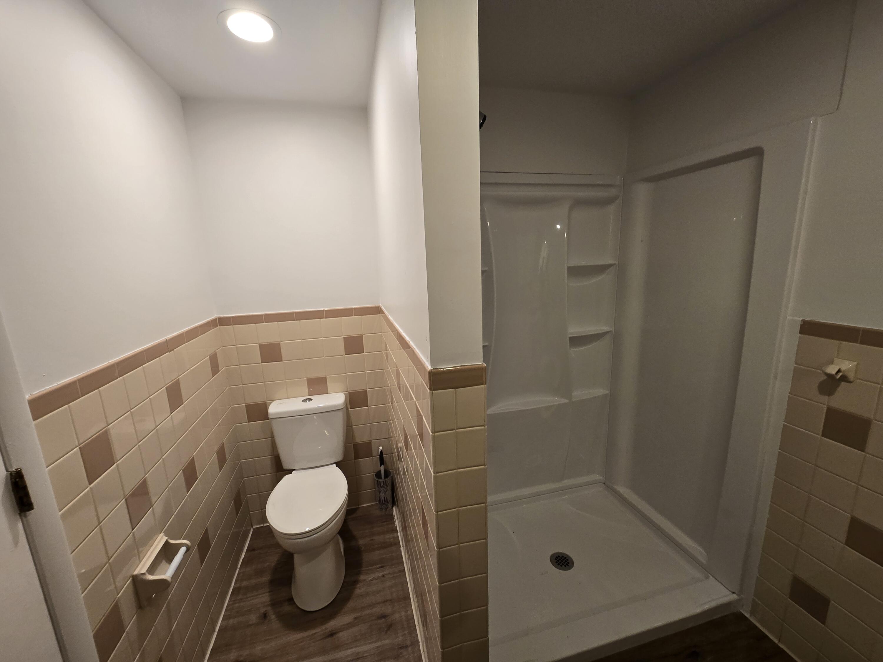 584 Main Street, Unit 8 Stroudsburg, PA 18360 - Photo 7 of 7 Shower