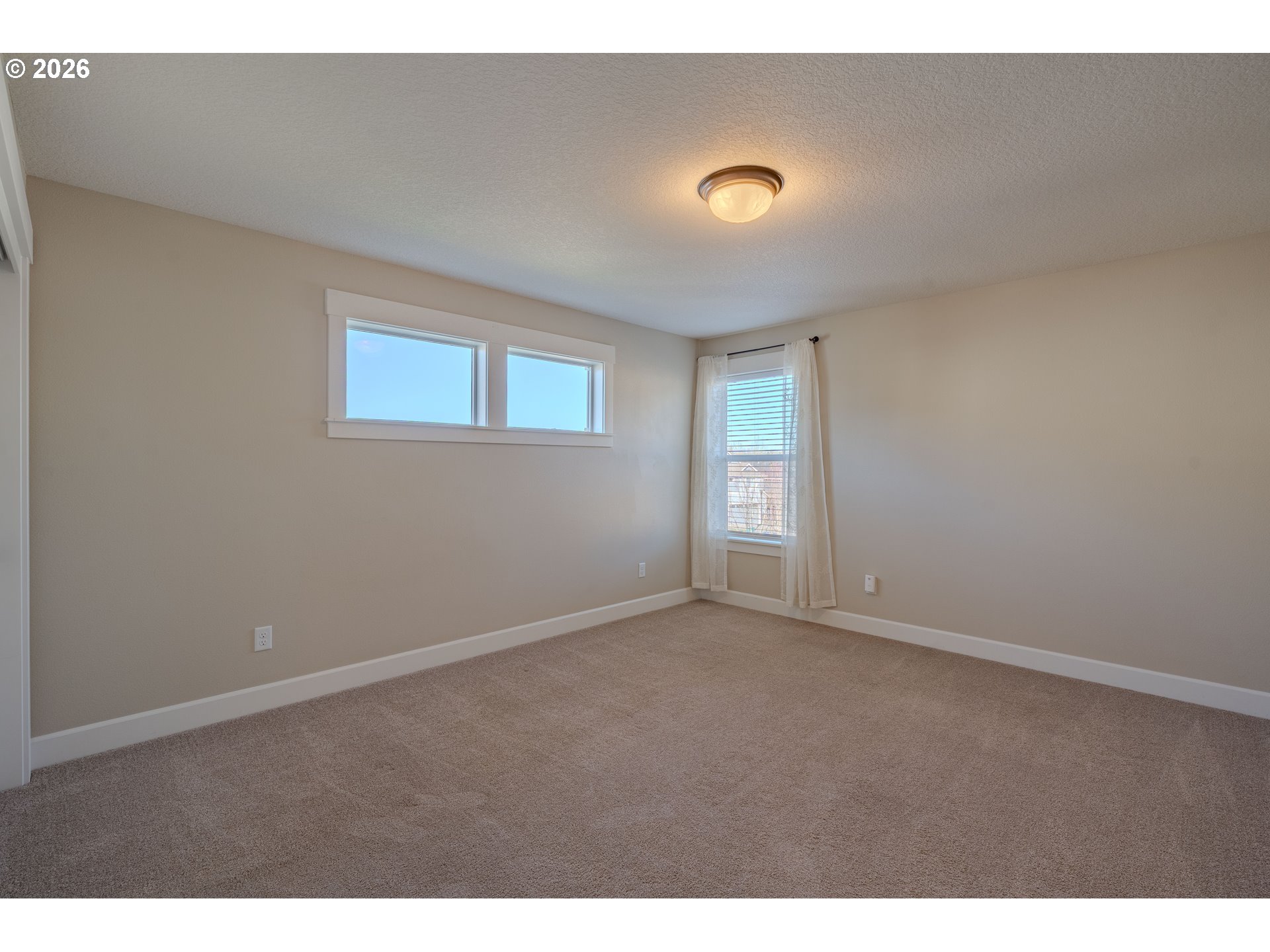 1145 South Quail Run Place Ridgefield, WA 98642 - Photo 23 of 41 a view of empty room with window