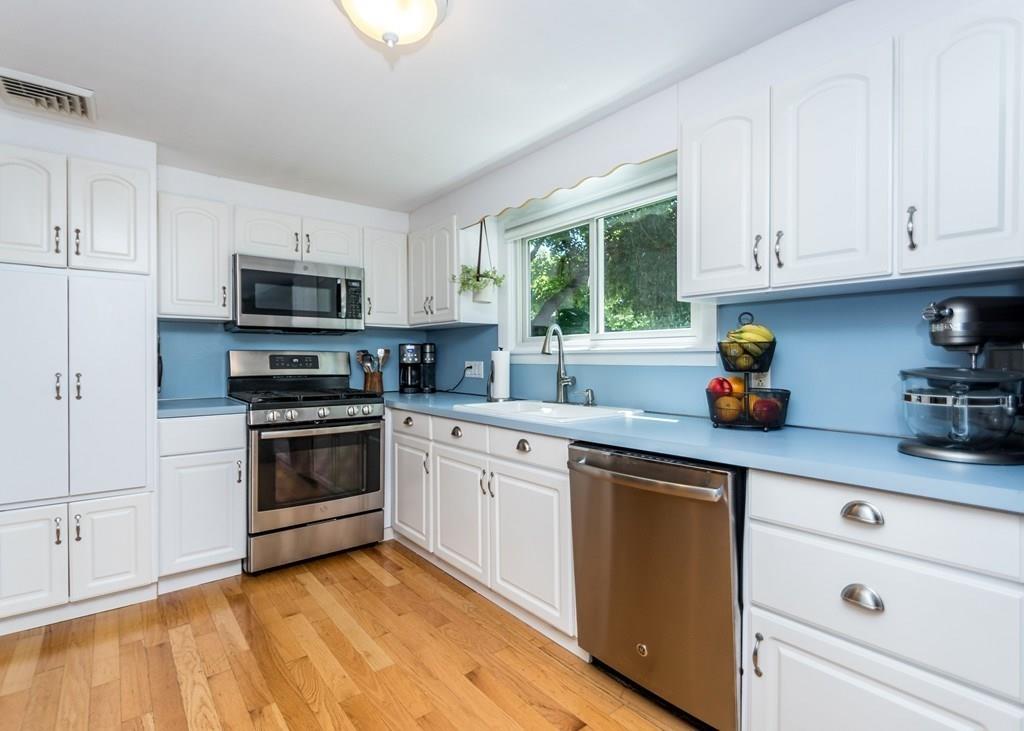 74 Crestview Road Waltham, MA 02451 - Photo 5 of 29