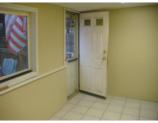 101 Samuel Street Springfield, MA 01109 - Photo 7 of 8 a view of a small space