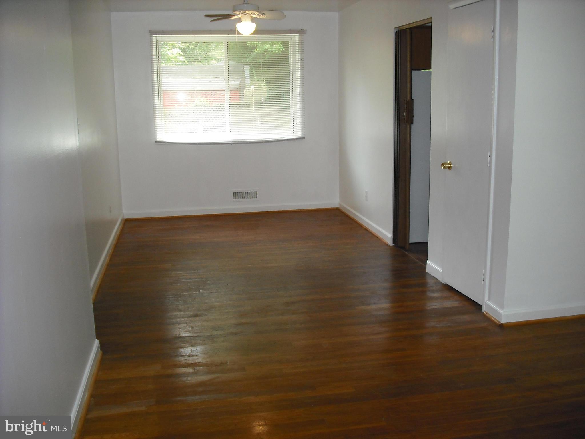 3702 Kenway Street Silver Spring, MD 20906 - Photo 5 of 30 Interior (General)