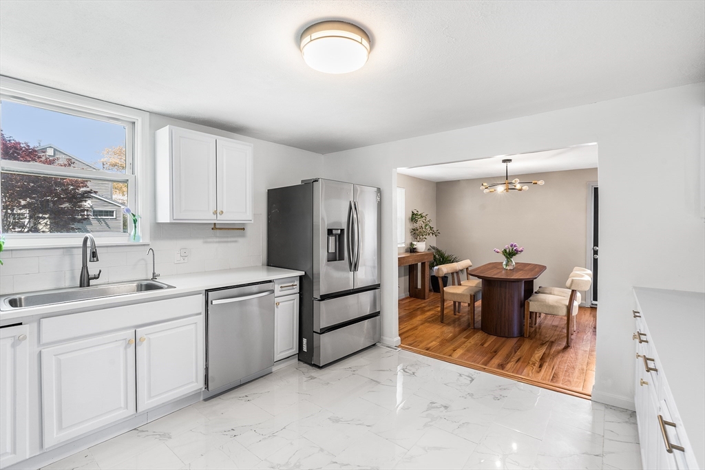 15 Fensmere Road Boston, MA 02132 - Photo 7 of 31