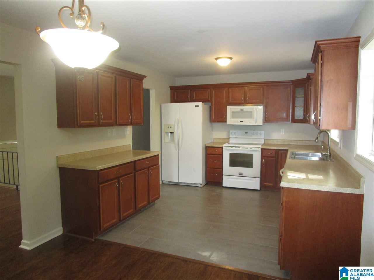1807 Hillcrest Road Northeast Center Point, AL 35215 - Photo 5 of 26