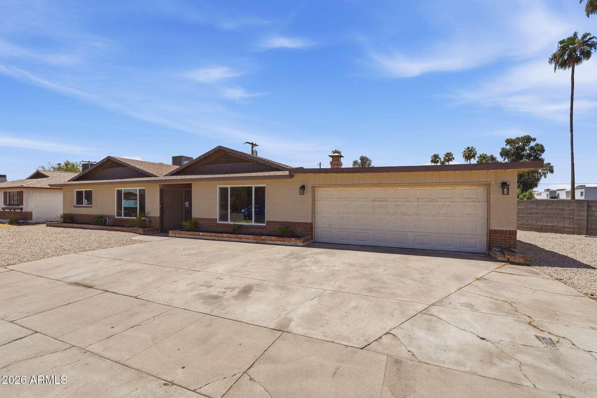2617 West Lawrence Road Phoenix, AZ 85017 - Photo 5 of 47 002_ListerPros