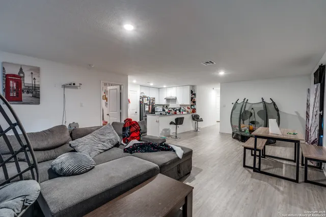 $1,590 | 10827 Hernando Court, Converse, TX 78109