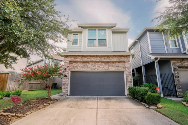 $3,000 | 214 Club Crest Lane, Houston, TX 77009