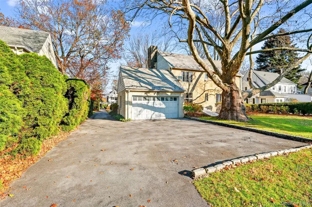 a view of yard with swimming pool