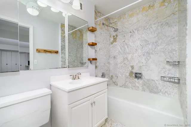 $3,250 | 1 Strawberry Hill Avenue, Unit 9G, Stamford, CT 06902