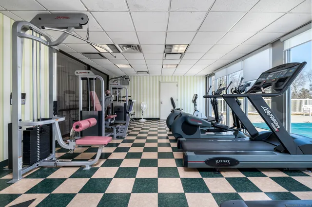 $3,250 | 1 Strawberry Hill Avenue, Unit 9G, Stamford, CT 06902