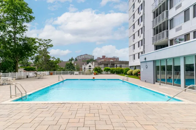 $3,250 | 1 Strawberry Hill Avenue, Unit 9G, Stamford, CT 06902