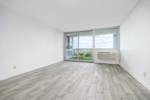 $3,250 | 1 Strawberry Hill Avenue, Unit 9G, Stamford, CT 06902