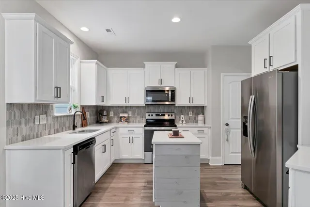 $515,000 | 138 Warren Lake Road, Aberdeen, NC 28315