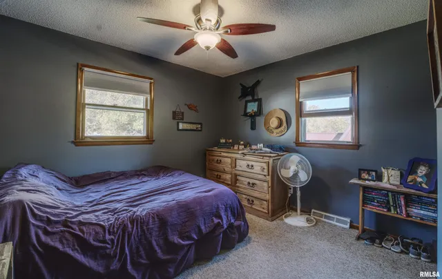 $140,000 | 872 5th Avenue North, Clinton, IA 52732