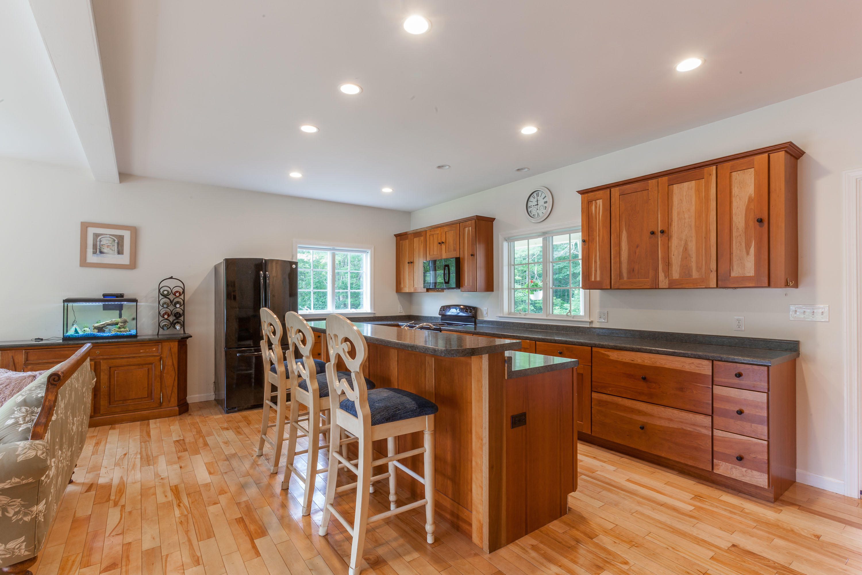 10 Old Cape Road Kennebunkport, ME 04046 - Photo 9 of 26 Kitchen bar
