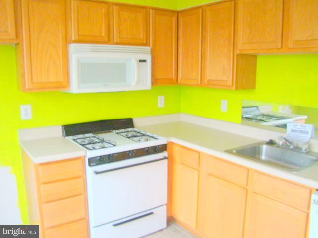 1403 Riggs Avenue Baltimore, MD 21217 - Photo 11 of 17 Kitchen