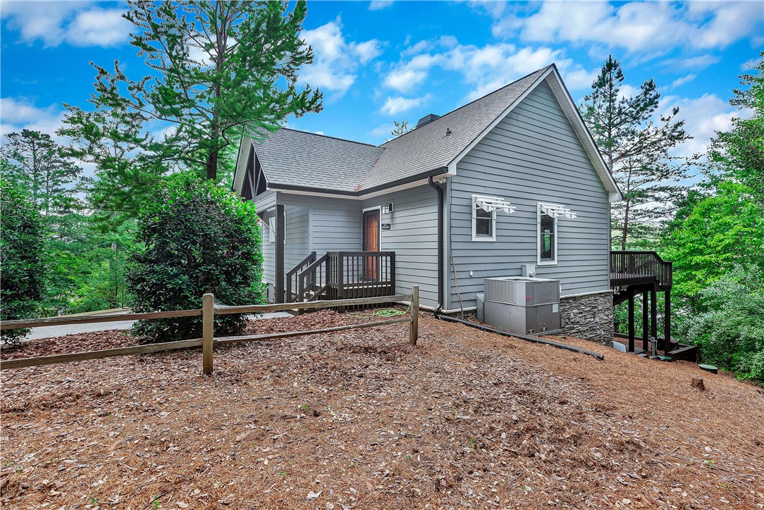 209 Highlands Way Tamassee, SC 29686 - Photo 7 of 50