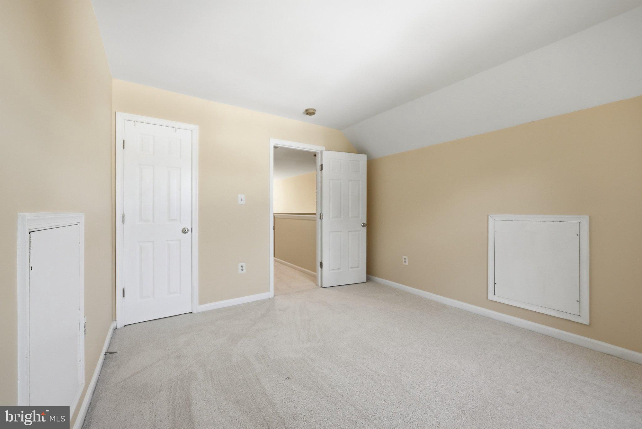 3679 Expedition Drive Triangle, VA 22172 - Photo 46 of 65 a view of an empty room with closet and a bathroom