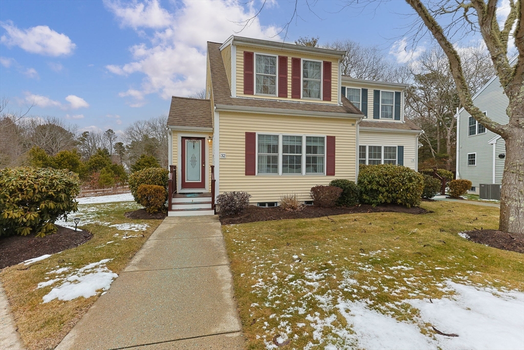 32 Carleton Street, Unit 32 Wareham, MA 02558 - Photo 2 of 30