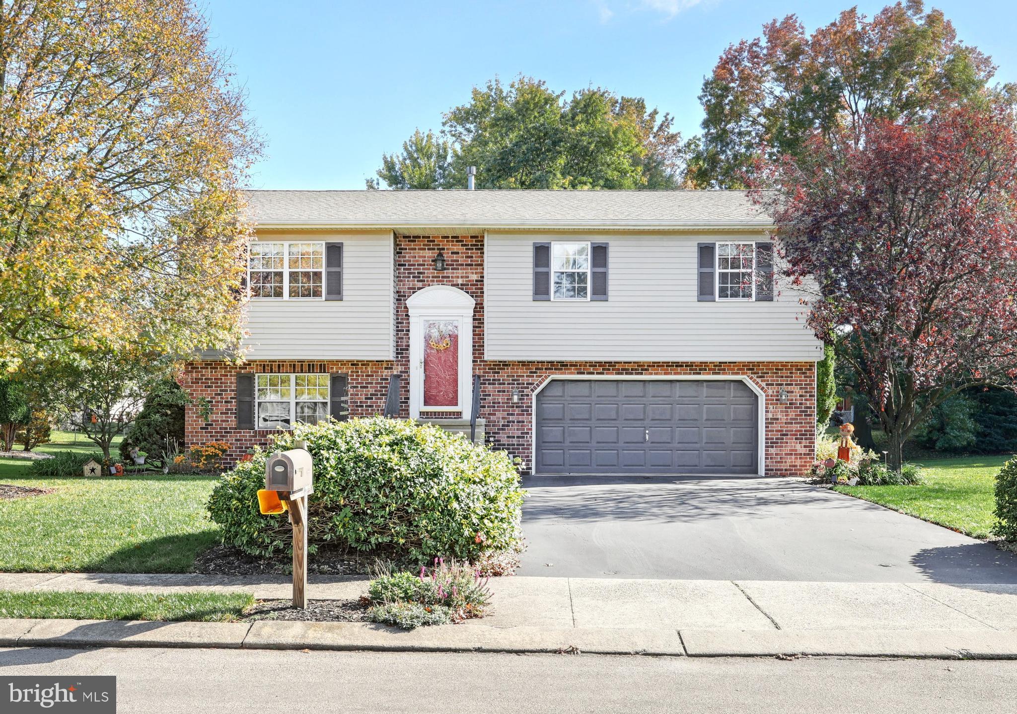 2298 Heather Road York, PA 17408 - Photo 2 of 30 Gallery Image 2
