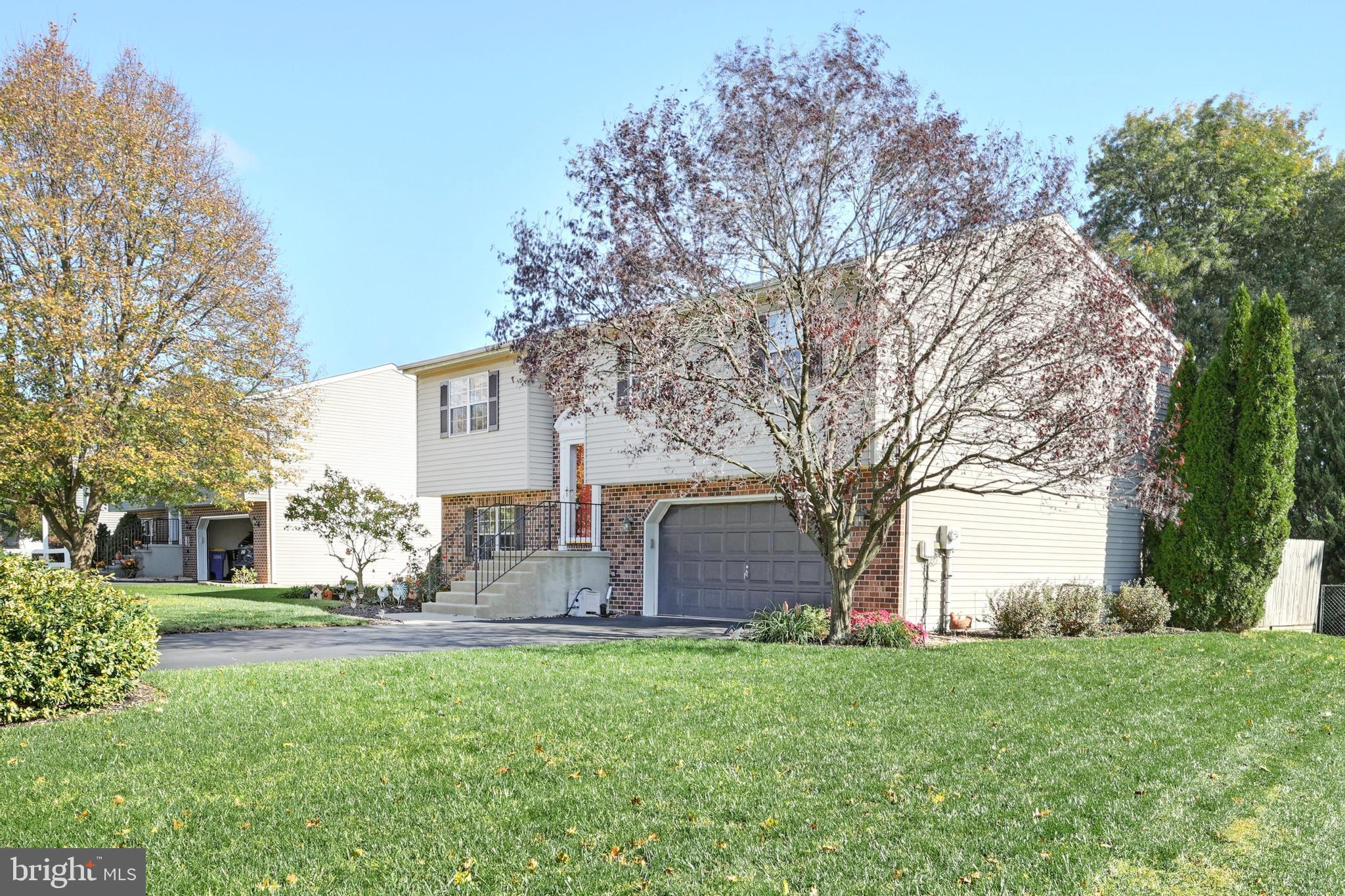 2298 Heather Road York, PA 17408 - Photo 3 of 30 Gallery Image 3