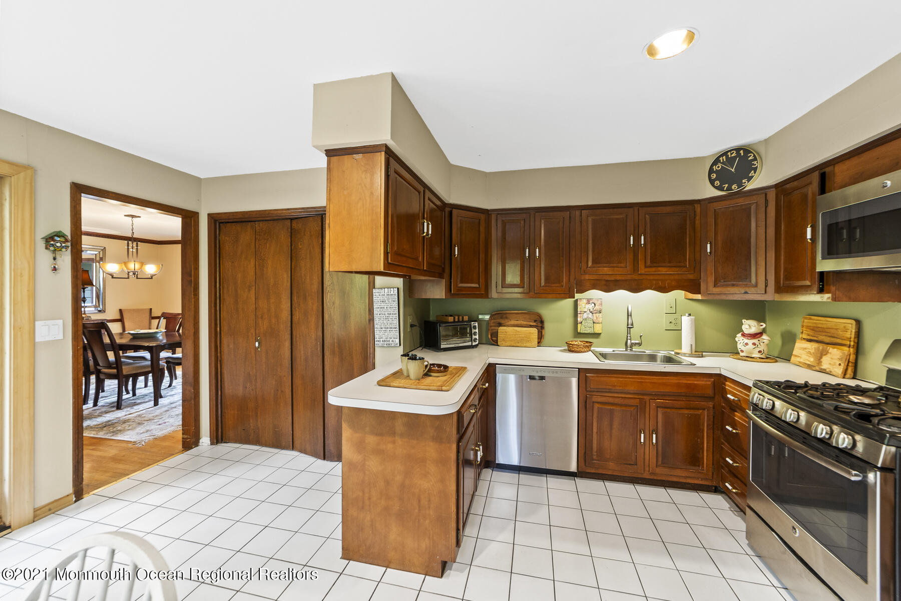 67 Tall Timber Road Middletown, NJ 07748 - Photo 10 of 26 Stainless Appliance Package