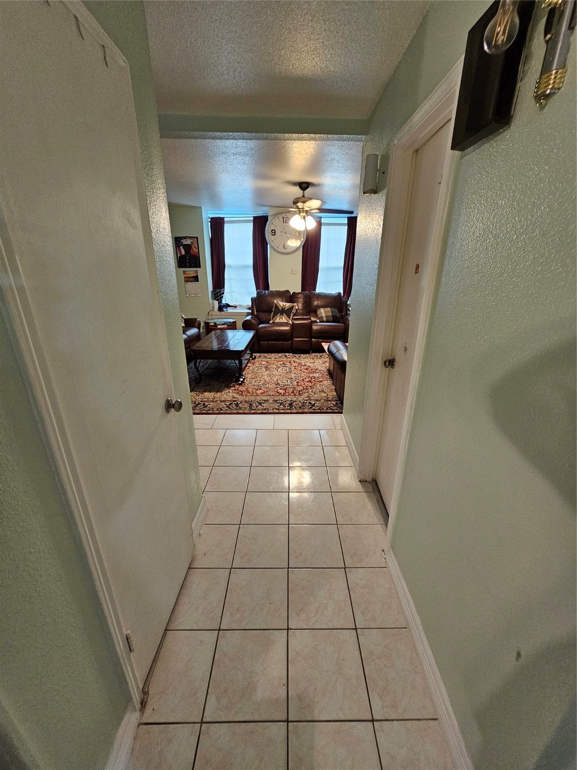 10112 Beekman Pl Drive Houston, TX 77043 - Photo 13 of 32