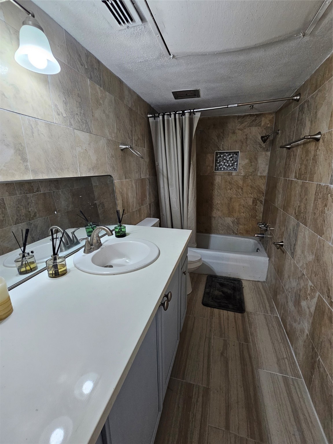 10112 Beekman Pl Drive Houston, TX 77043 - Photo 27 of 32