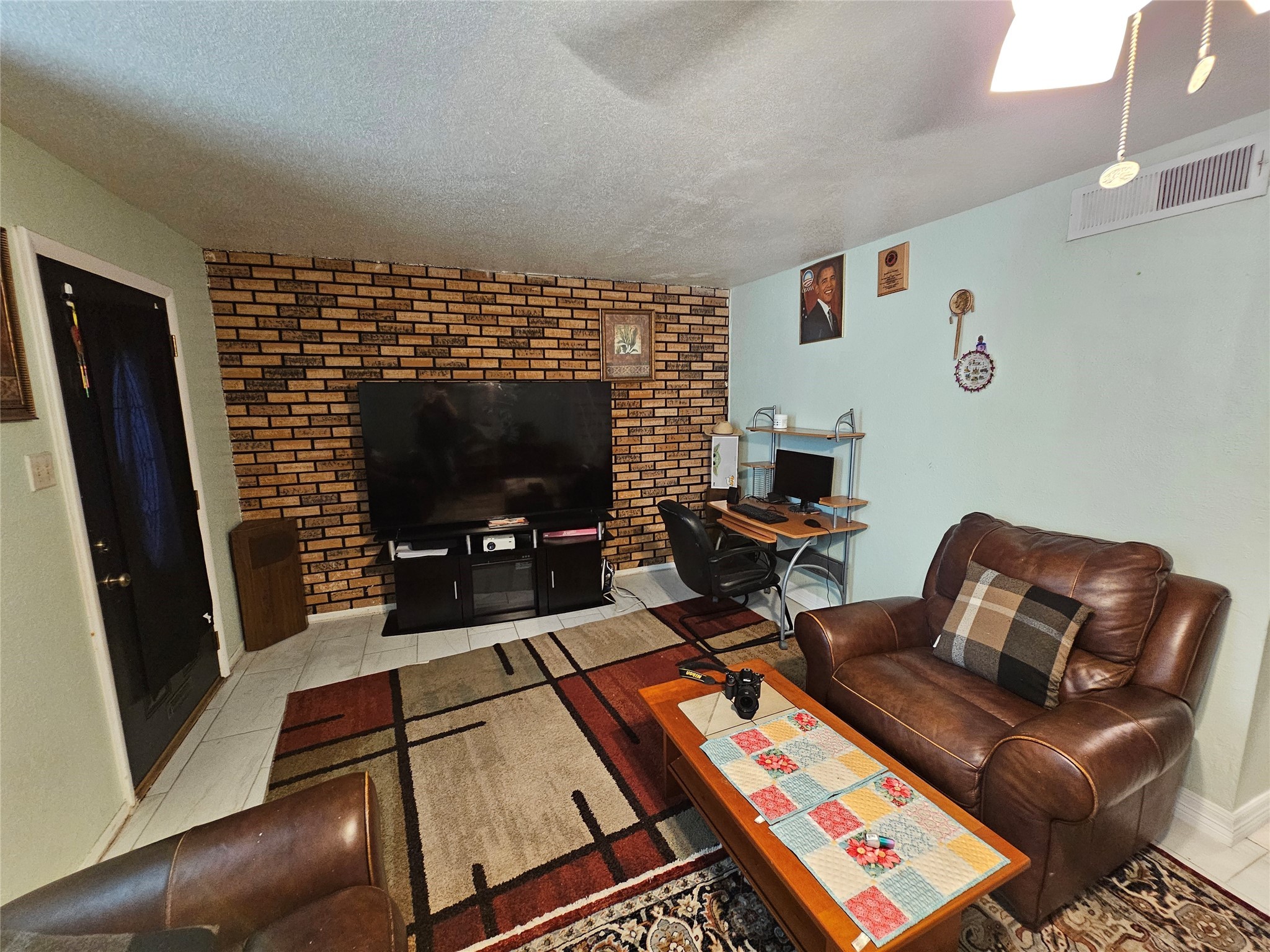 10112 Beekman Pl Drive Houston, TX 77043 - Photo 4 of 32