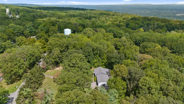 $599,995 | 1702 James Boulevard, Signal Mountain, TN 37377