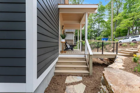 $525,000 | 121 Laurel Loop, Asheville, NC 28806