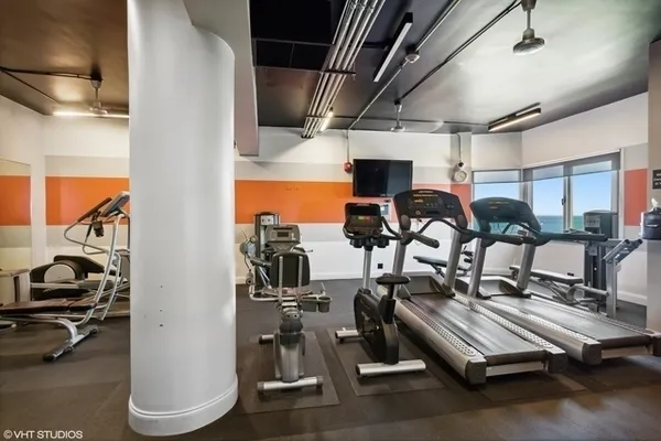 $299,900 | 4170 North Marine Drive, Unit 18D, Chicago, IL 60613