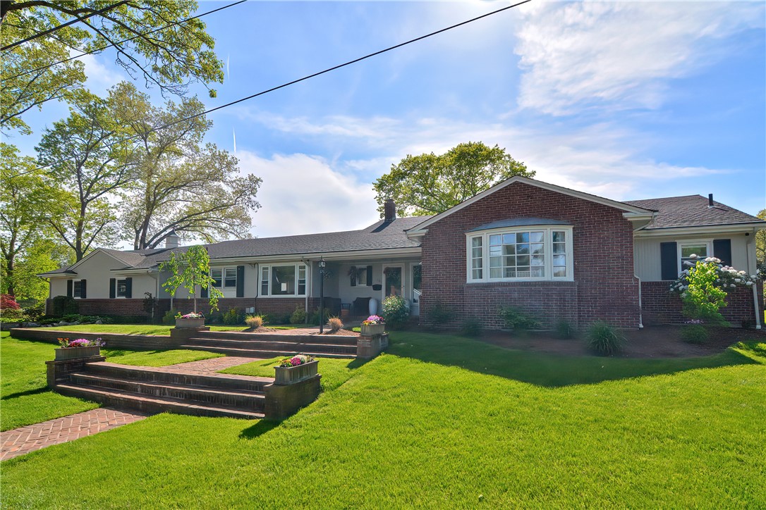 101 Naushon Road Pawtucket, RI 02861 - Photo 1 of 40 Gallery Image 1