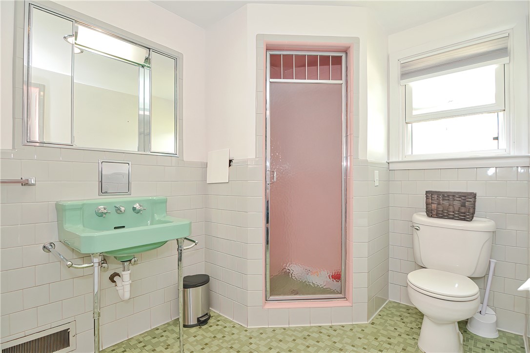 101 Naushon Road Pawtucket, RI 02861 - Photo 31 of 40 Bathroom