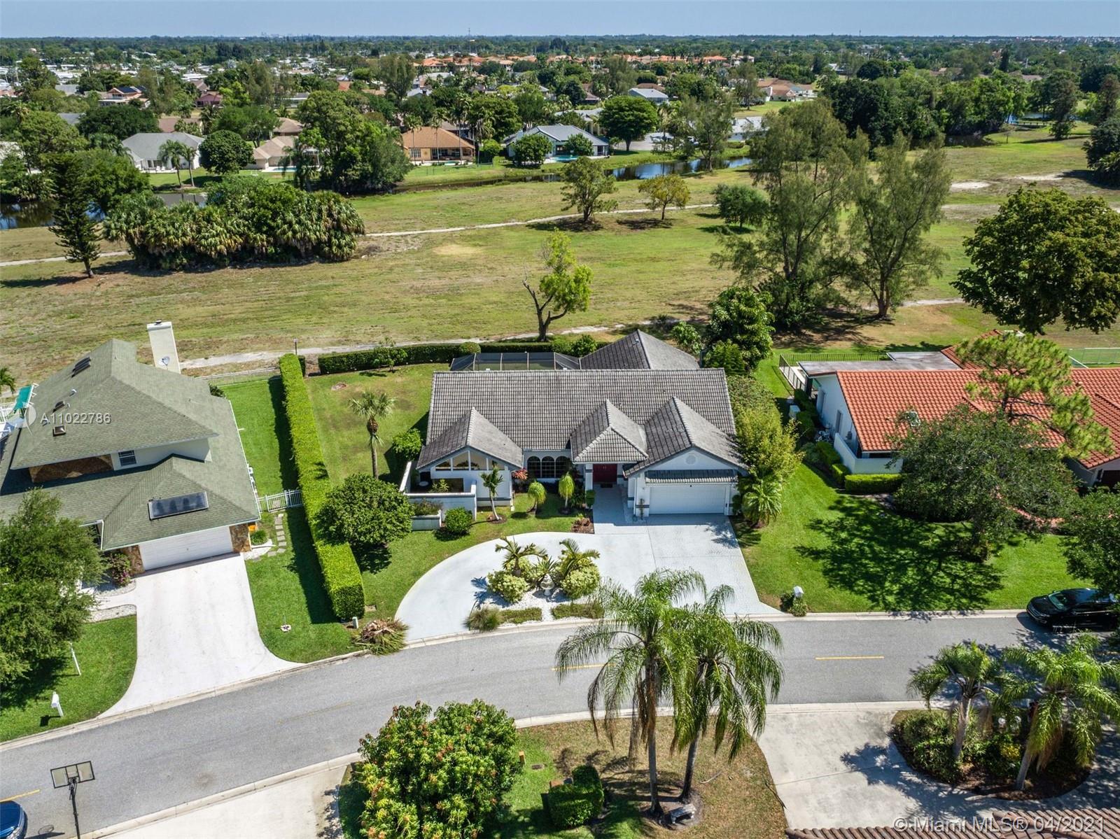4291 Fox Trace Road Boynton Beach, FL 33436 - Photo 4 of 49 Gallery Image 4