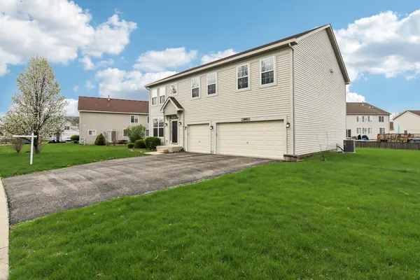 $399,000 | 3649 Bailey Street, Plano, IL 60545