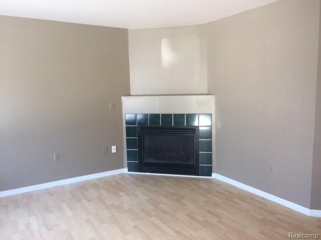 1618 Rivers Edge Rochester Hills, MI 48307 - Photo 2 of 13
