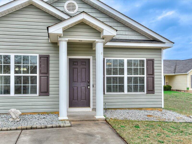 147 Peconic Court Aiken, SC 29803 - Photo 3 of 21 IMG_5162