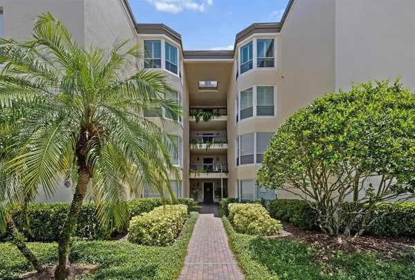 $482,000 | 204 Quayside Circle, Unit 201, Maitland, FL 32751
