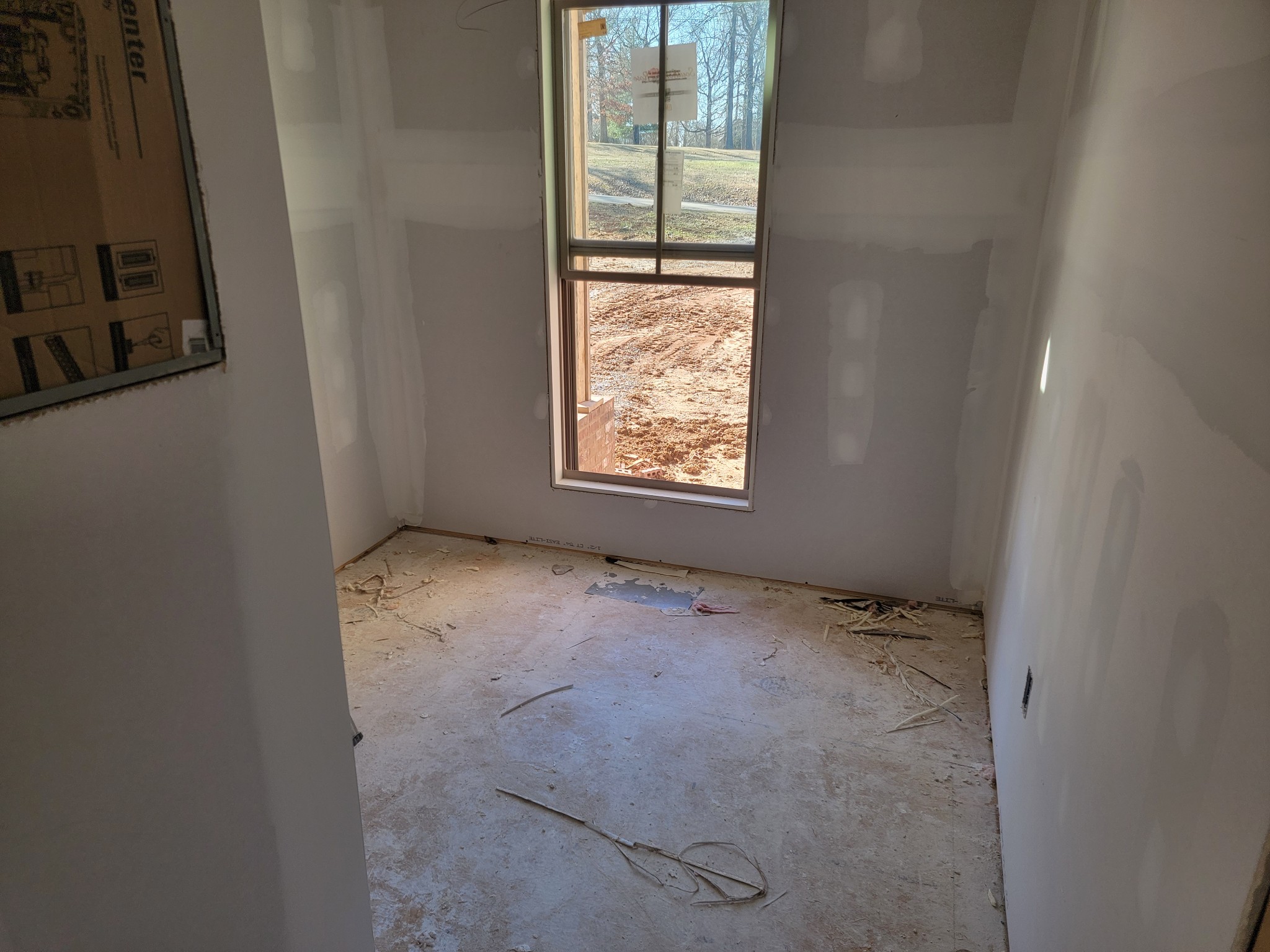 5110 High Oaks Place Springfield, TN 37172 - Photo 11 of 16 a view of an empty room and window