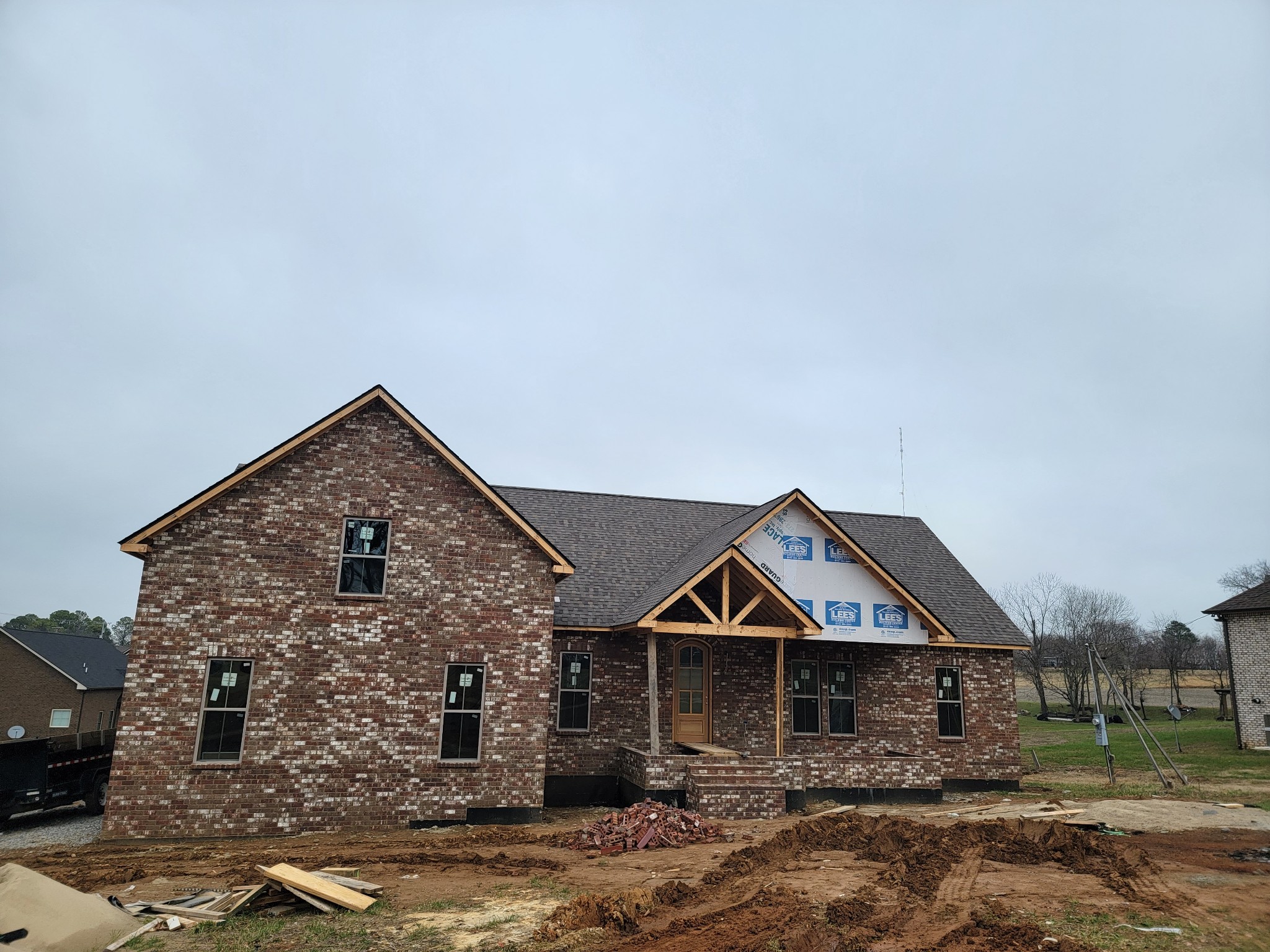 5110 High Oaks Place Springfield, TN 37172 - Photo 2 of 16 a front view of a house with a garden