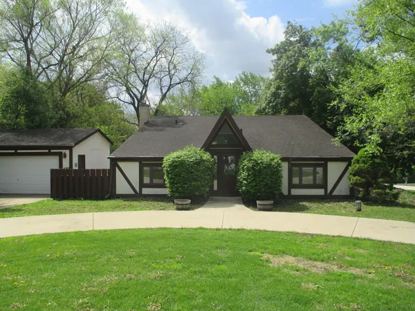 $375,000 | 2N131 Willard Street, Glendale Heights, IL 60139