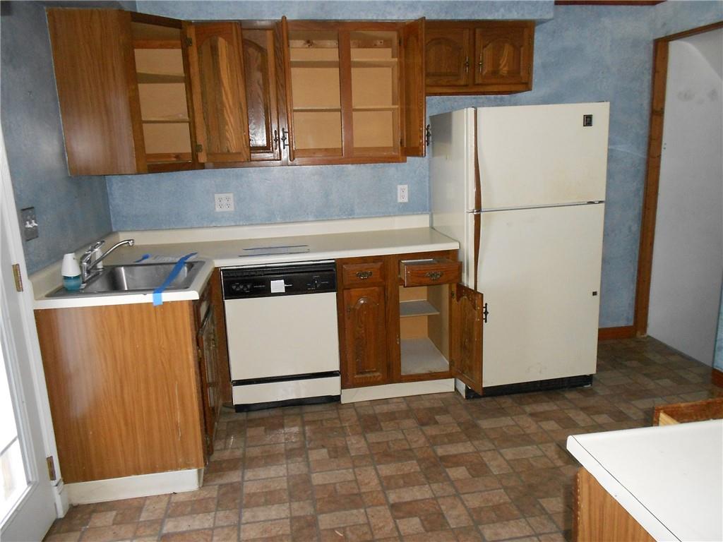 77 Duff Road Pittsburgh, PA 15235 - Photo 3 of 13