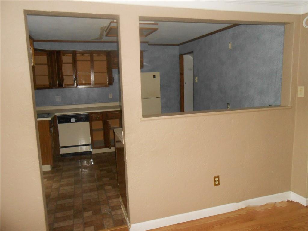 77 Duff Road Pittsburgh, PA 15235 - Photo 10 of 13