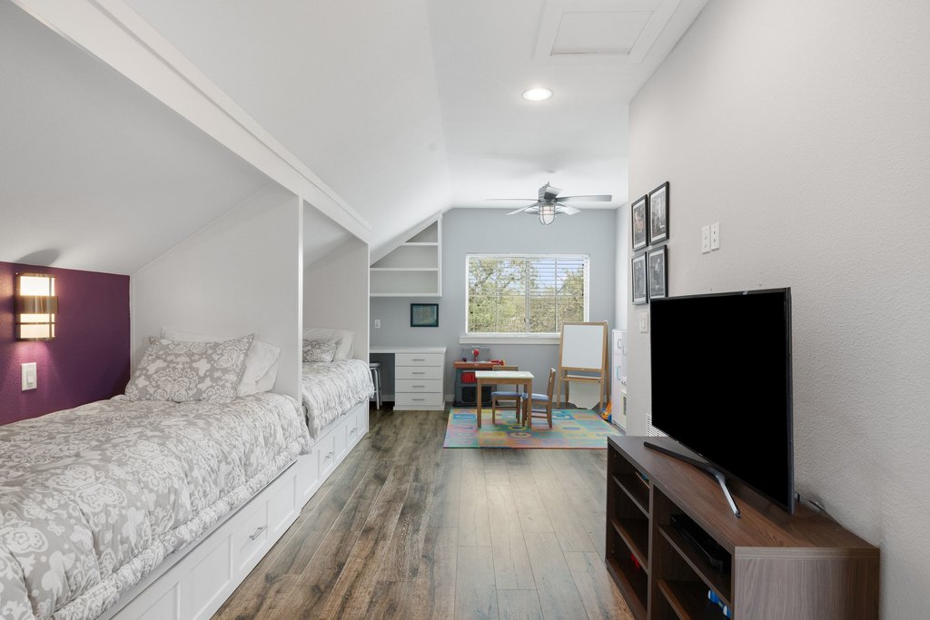 350 Buffalo Spring Road New Braunfels, TX 78132 - Photo 24 of 32 Guest House upstairs bunk/flex room