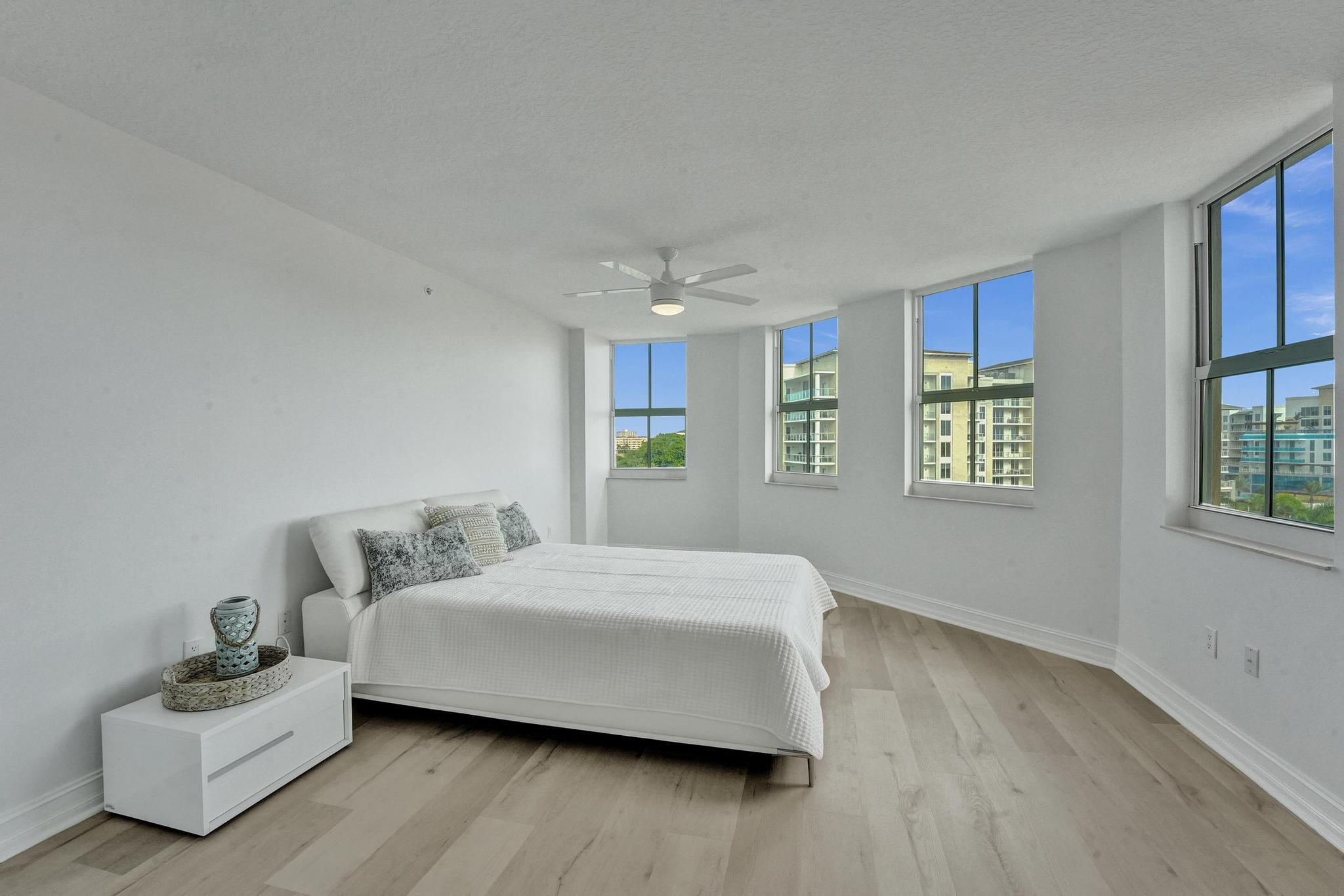 99 Southeast Mizner Boulevard, Unit 719 Boca Raton, FL 33432 - Photo 12 of 30 Primary Bedroom
