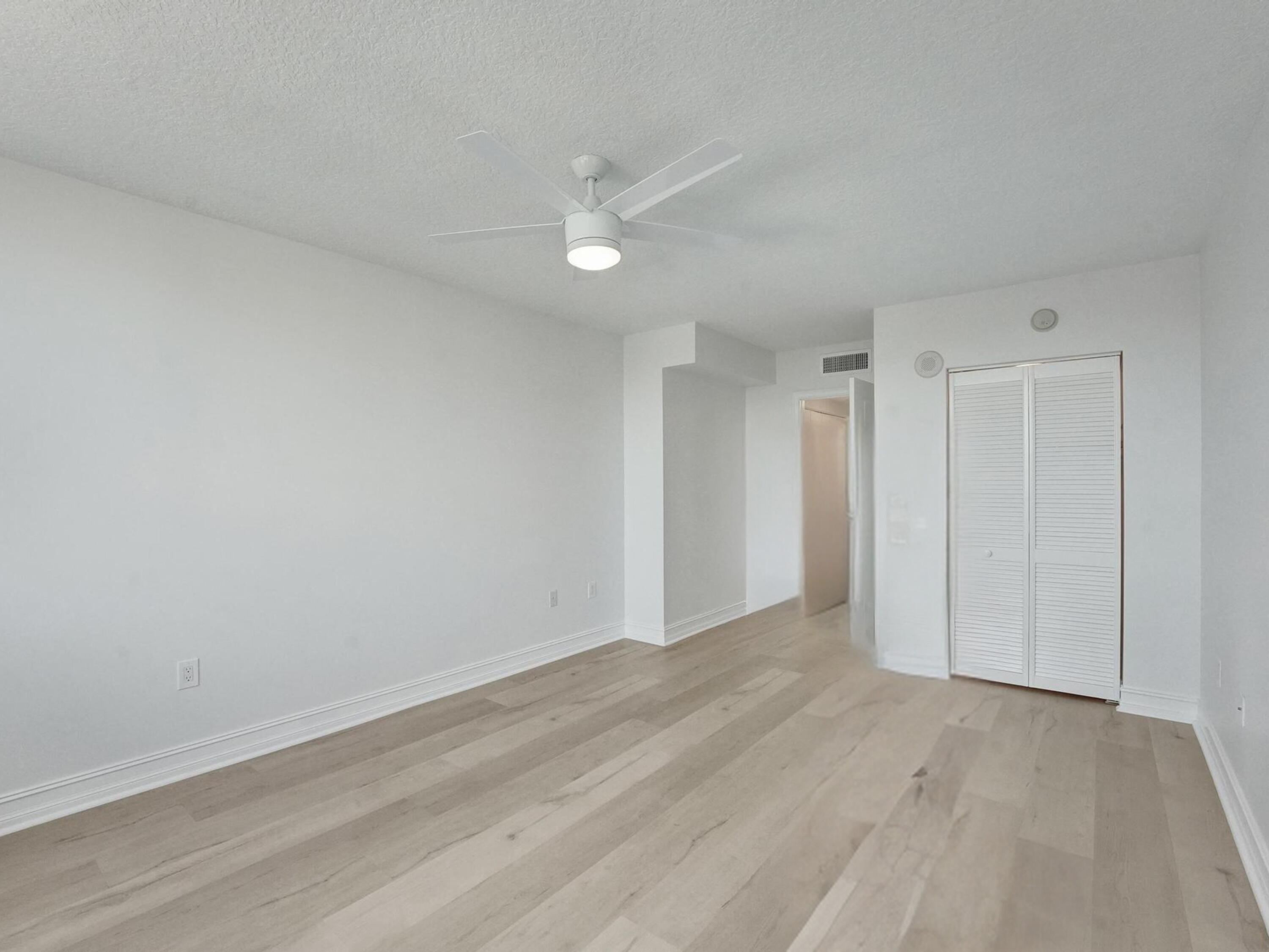 99 Southeast Mizner Boulevard, Unit 719 Boca Raton, FL 33432 - Photo 25 of 30 2nd Bedroom