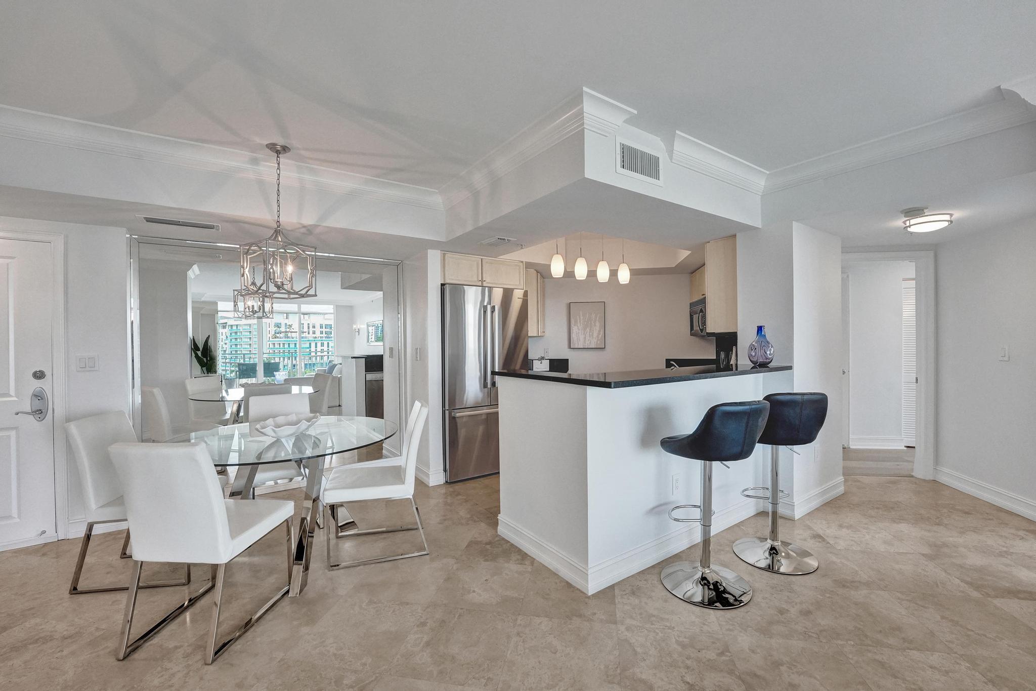 99 Southeast Mizner Boulevard, Unit 719 Boca Raton, FL 33432 - Photo 4 of 30 99 SE Mizner Blvd. apt. 719, Boca Raton
