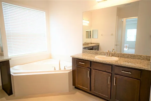 $2,995 | 30835 Spruceberry Court, Wesley Chapel, FL 33543