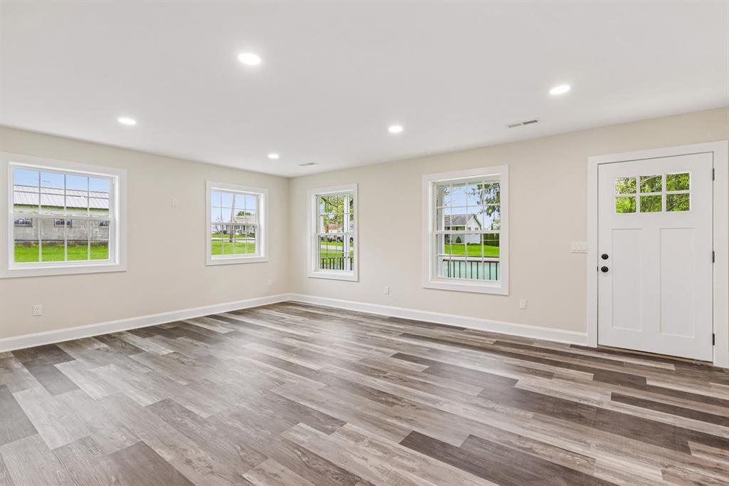 514 Falcon Street New Castle, PA 16101 - Photo 4 of 30