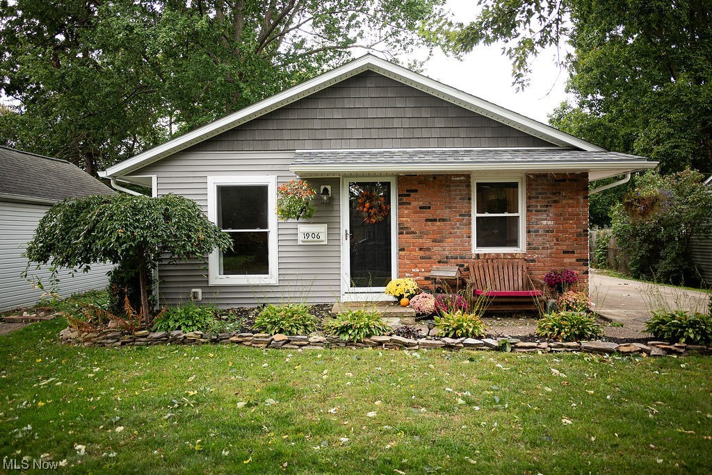 1906 Aberdeen Road Madison, OH 44057 - Photo 1 of 16 Ranch home with beautiful landscaping